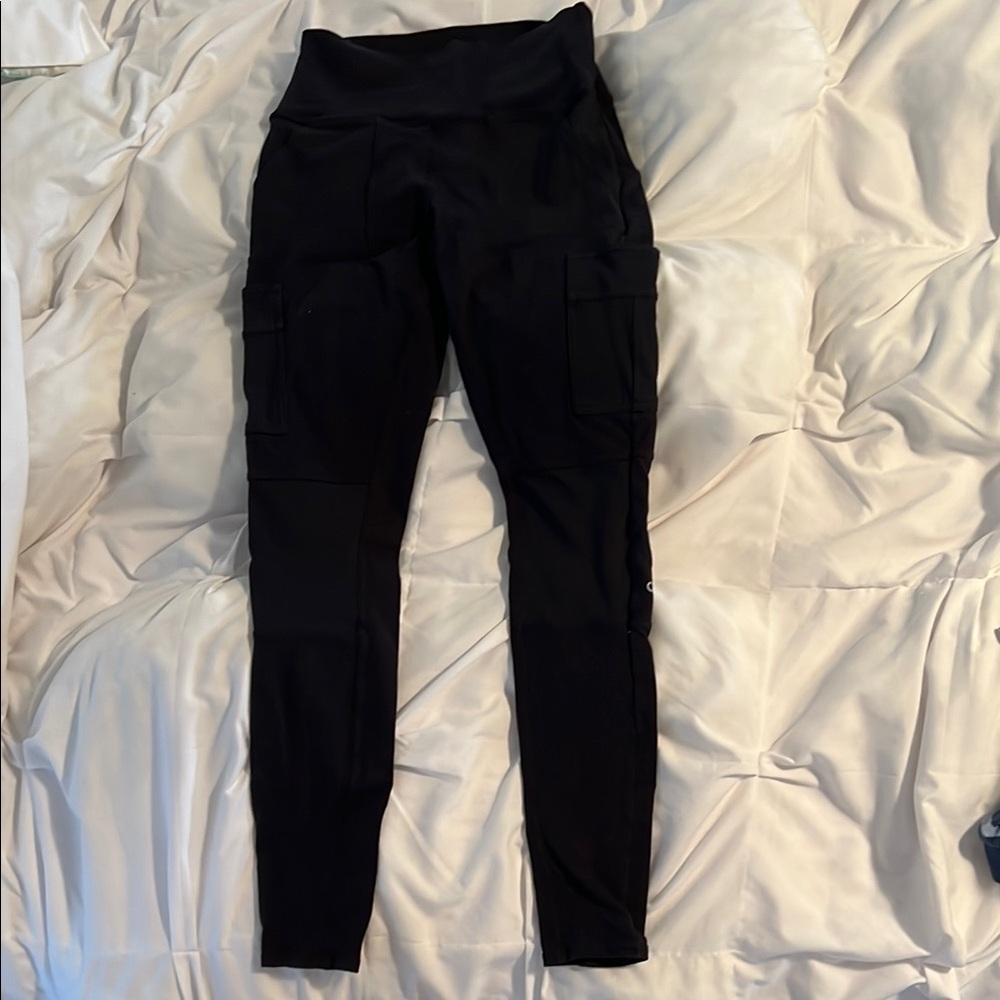 Alo Yoga Black High-Waisted Cargo Leggings